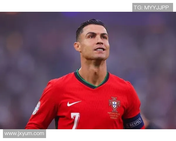 足球球星独特缠绑带风格解析，展现个人魅力与竞技精神